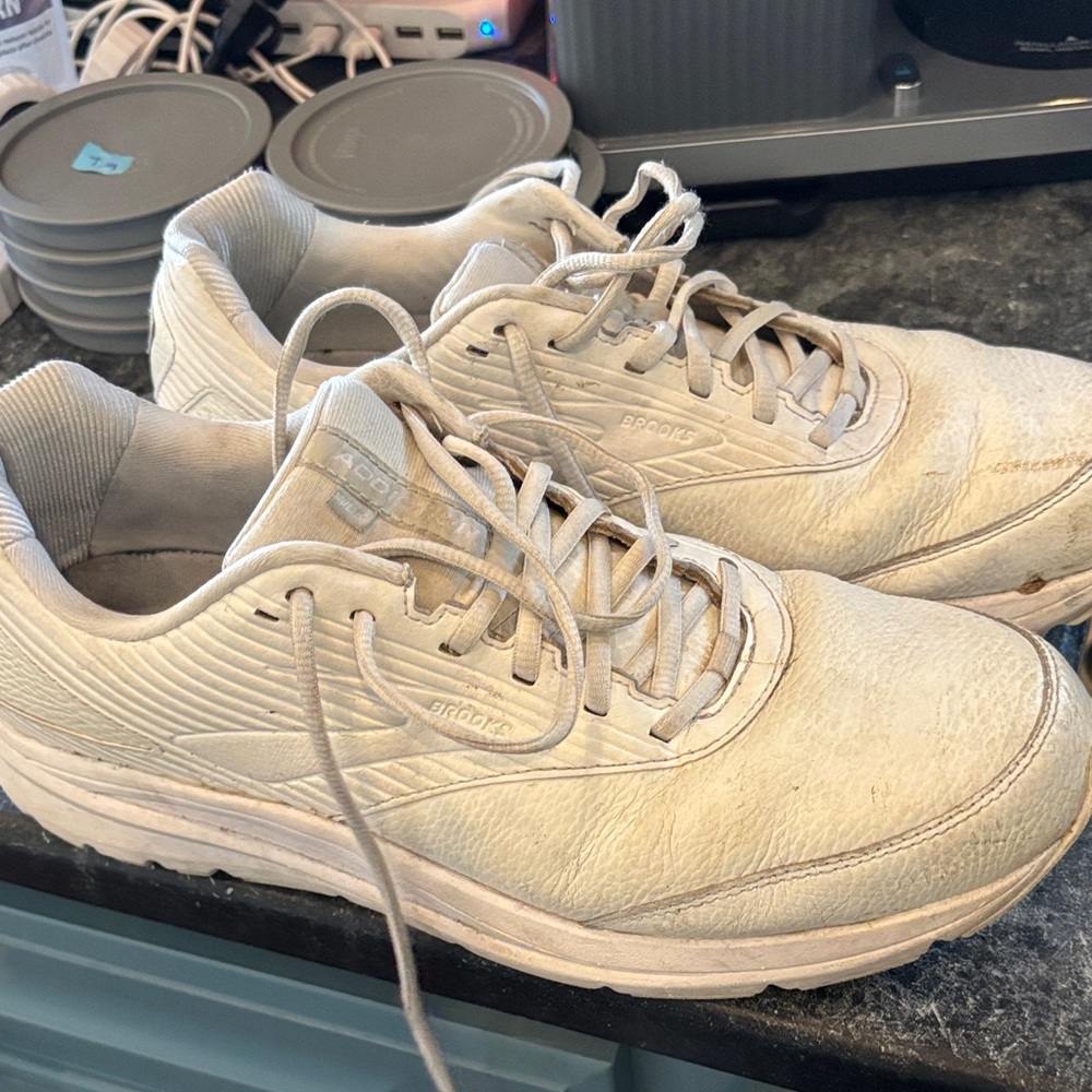 Brooks Men's addiction walker White Running Shoes 12.5